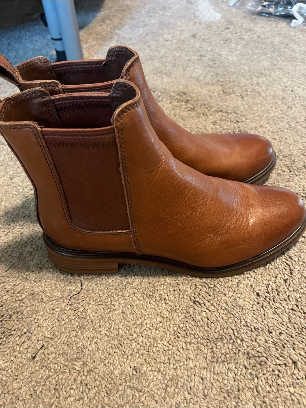 Clarks women’s Tan Leather Boots - Picture 4 of 5
